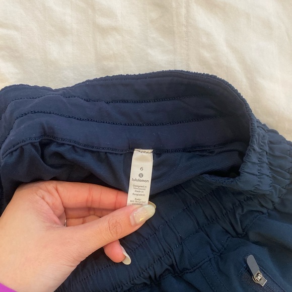 NAVY discontinued Lululemon tracker shorts - Picture 4 of 5